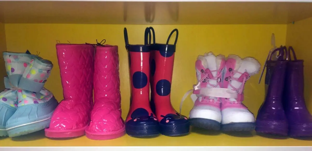 Turner Puts Heart & "Sole" in Boot Donation to Horizons For Homeless Children